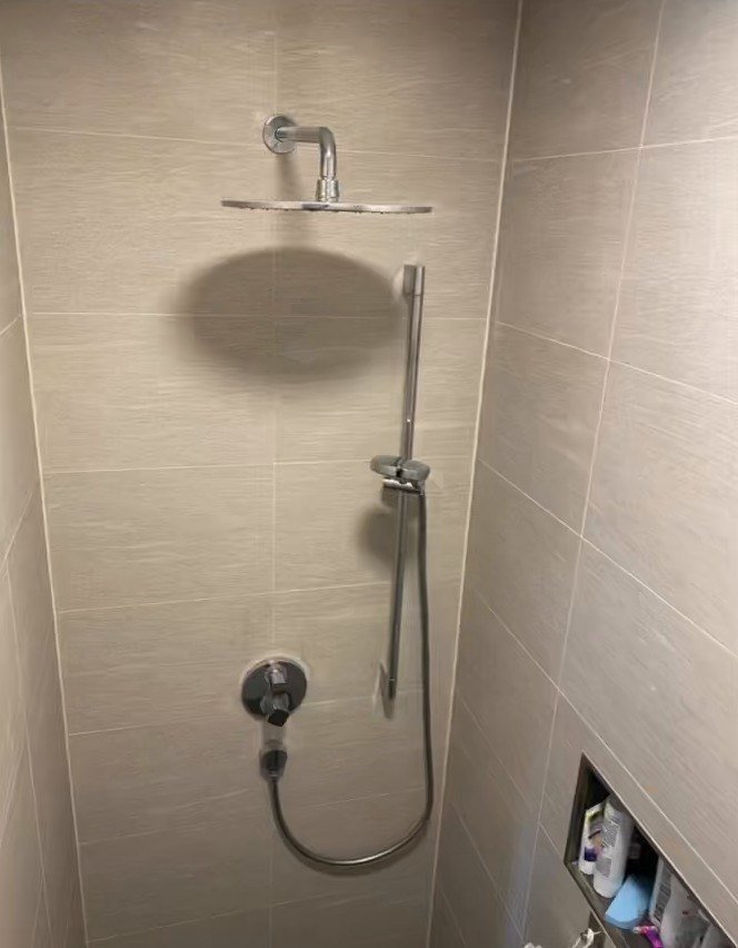 Regendusche mit Handbrause